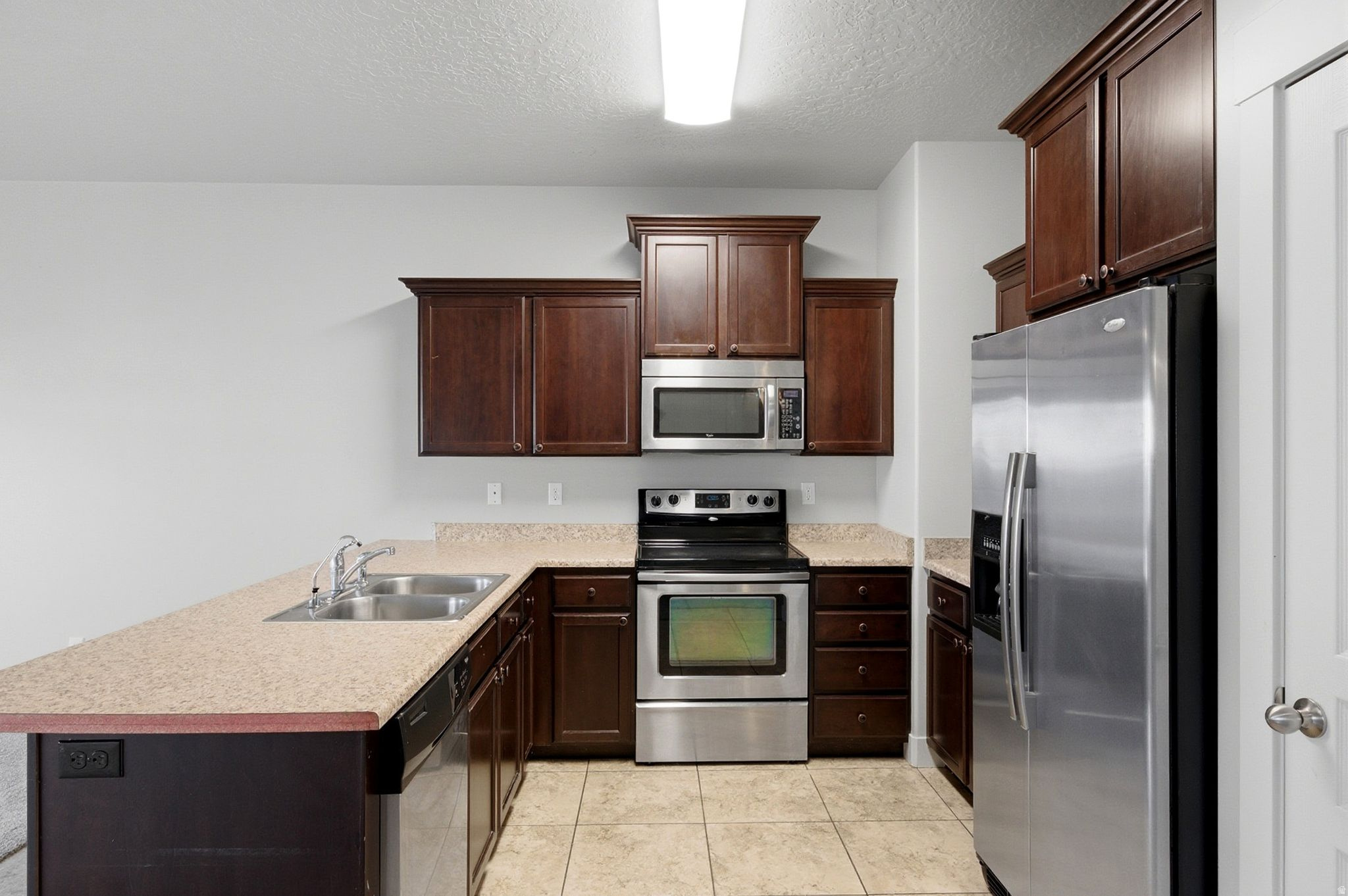 GABLES AT SARATOGA SPRINGS - Residential