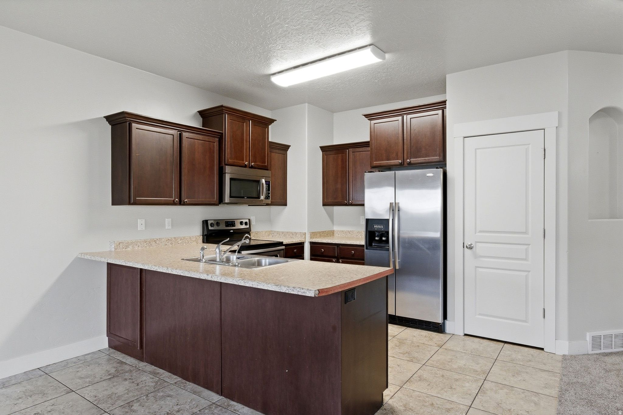 GABLES AT SARATOGA SPRINGS - Residential