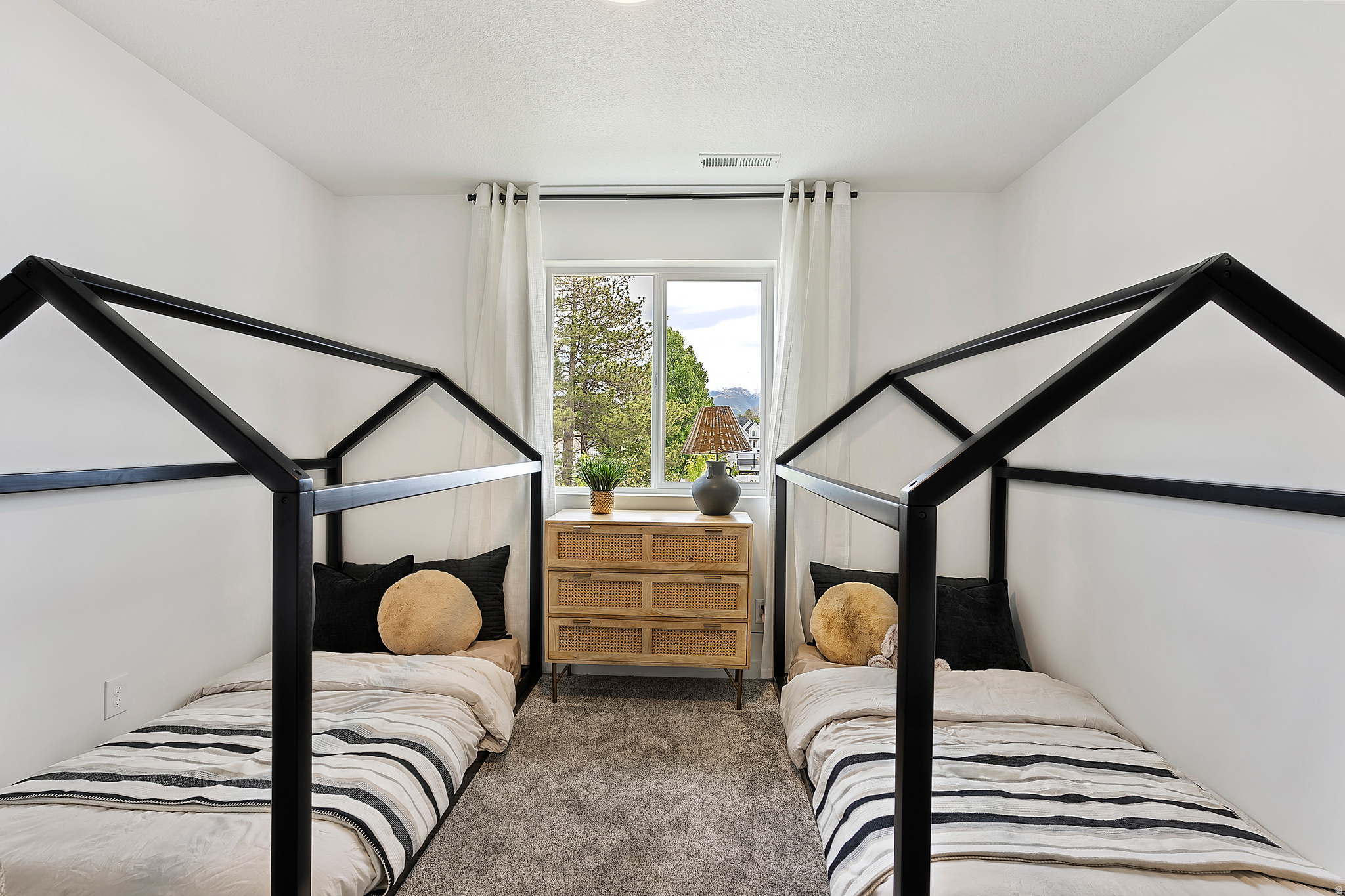 IVIE MEADOWS - Residential