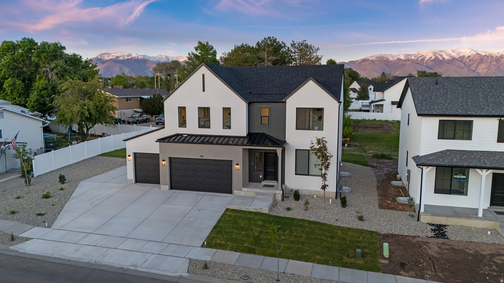 IVIE MEADOWS - Residential