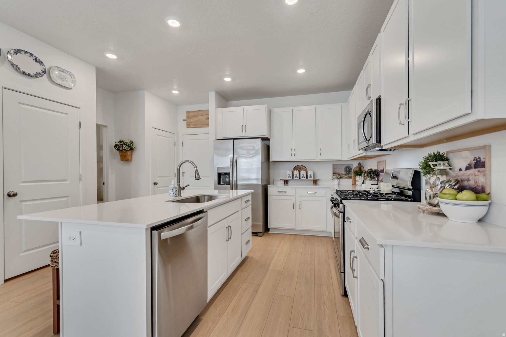 RIDGEVIEW - Residential