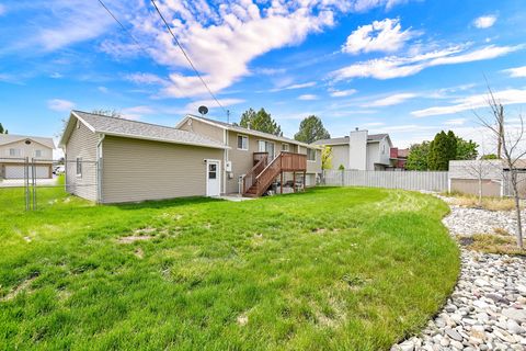 Tiny photo for 1890 W 2400 S, Syracuse, UT 84075 (MLS # 2154305)