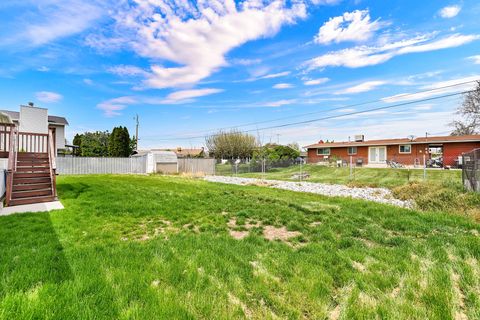 Tiny photo for 1890 W 2400 S, Syracuse, UT 84075 (MLS # 2154305)