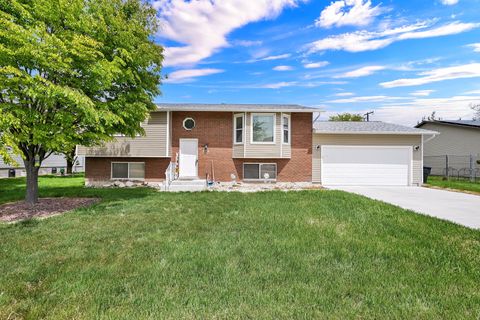 Photo of 1890 W 2400 S, Syracuse, UT 84075 (MLS # 2154305)