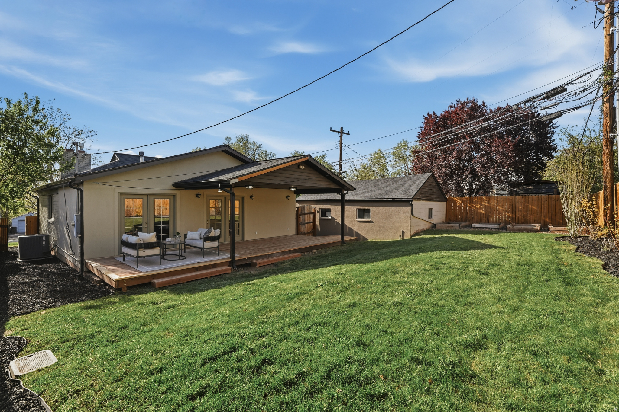 COUNTRY CLUB HEIGHTS - Residential