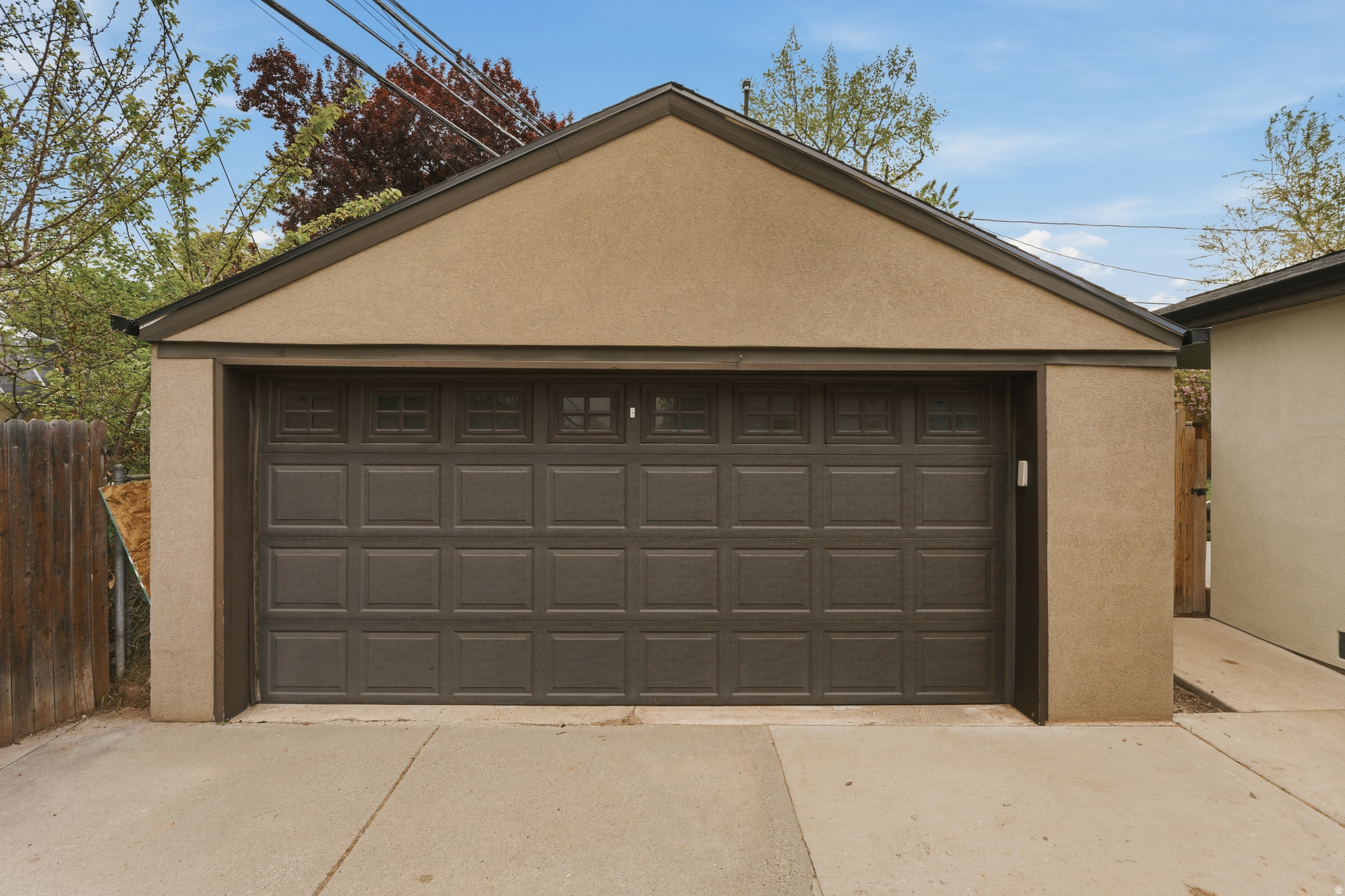 COUNTRY CLUB HEIGHTS - Residential