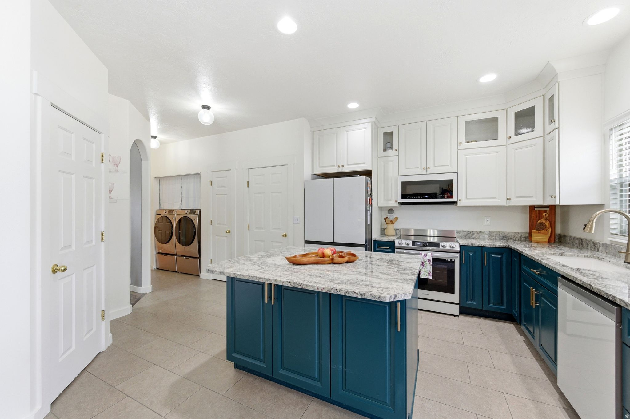 OVERLAKE - Residential