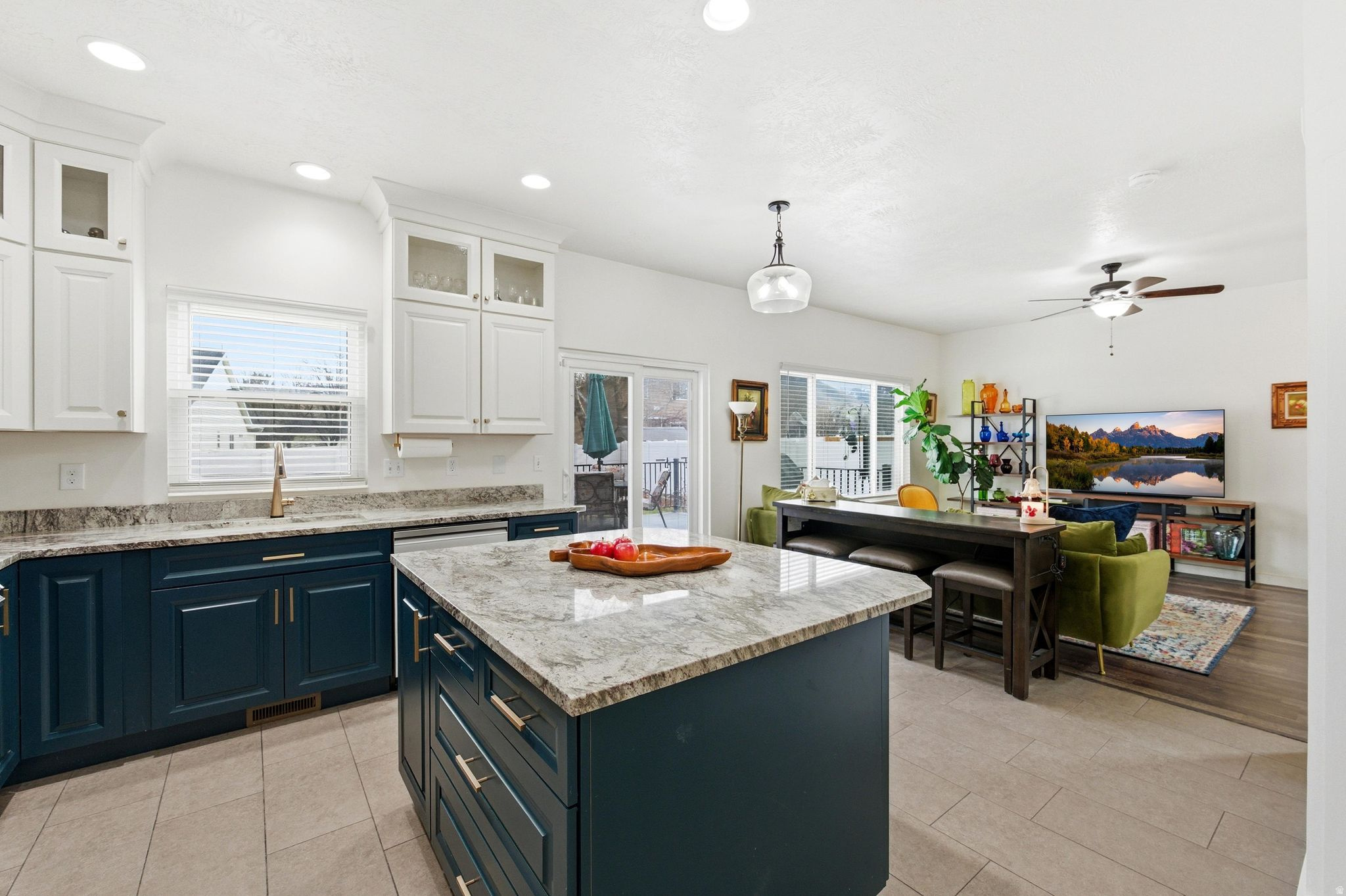 OVERLAKE - Residential