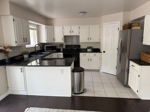 Tiny photo for 1682 E SUNRISE MEADOW DR, Sandy, UT 84093 (MLS # 2158858)