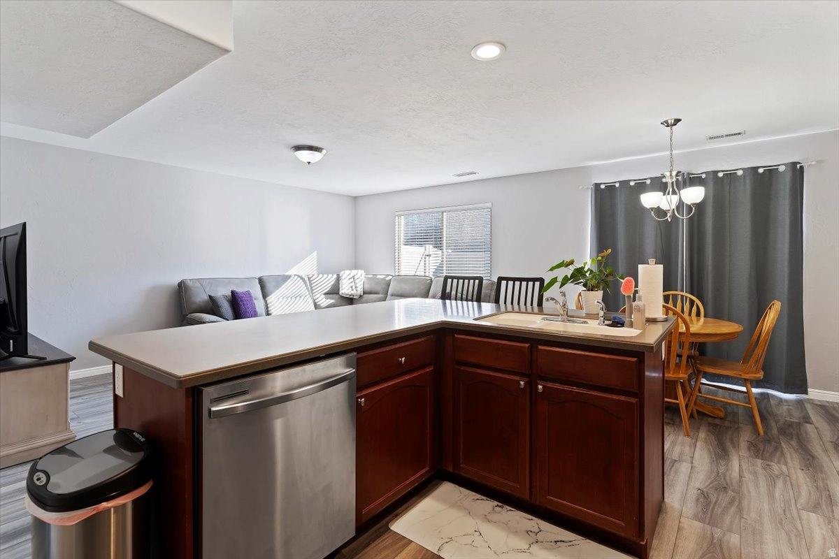 NEW TOWNE SQUARE - Residential