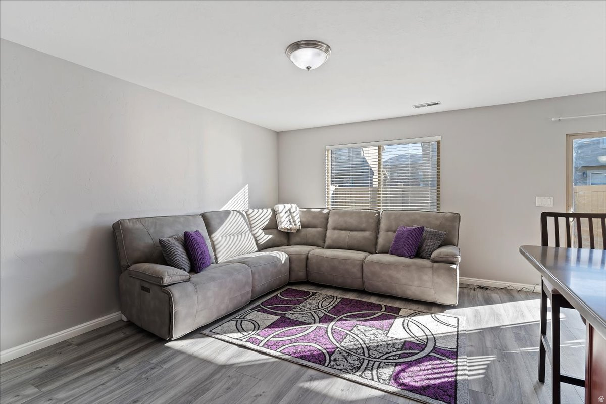 NEW TOWNE SQUARE - Residential