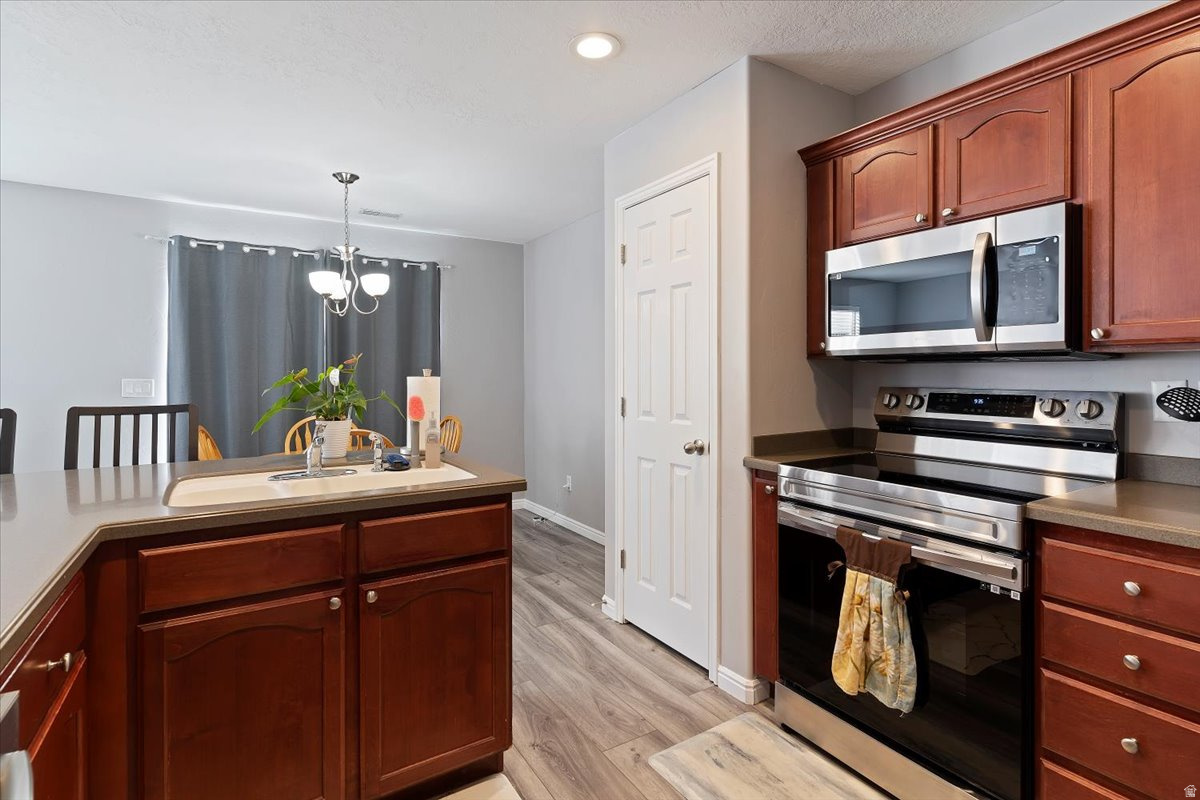 NEW TOWNE SQUARE - Residential