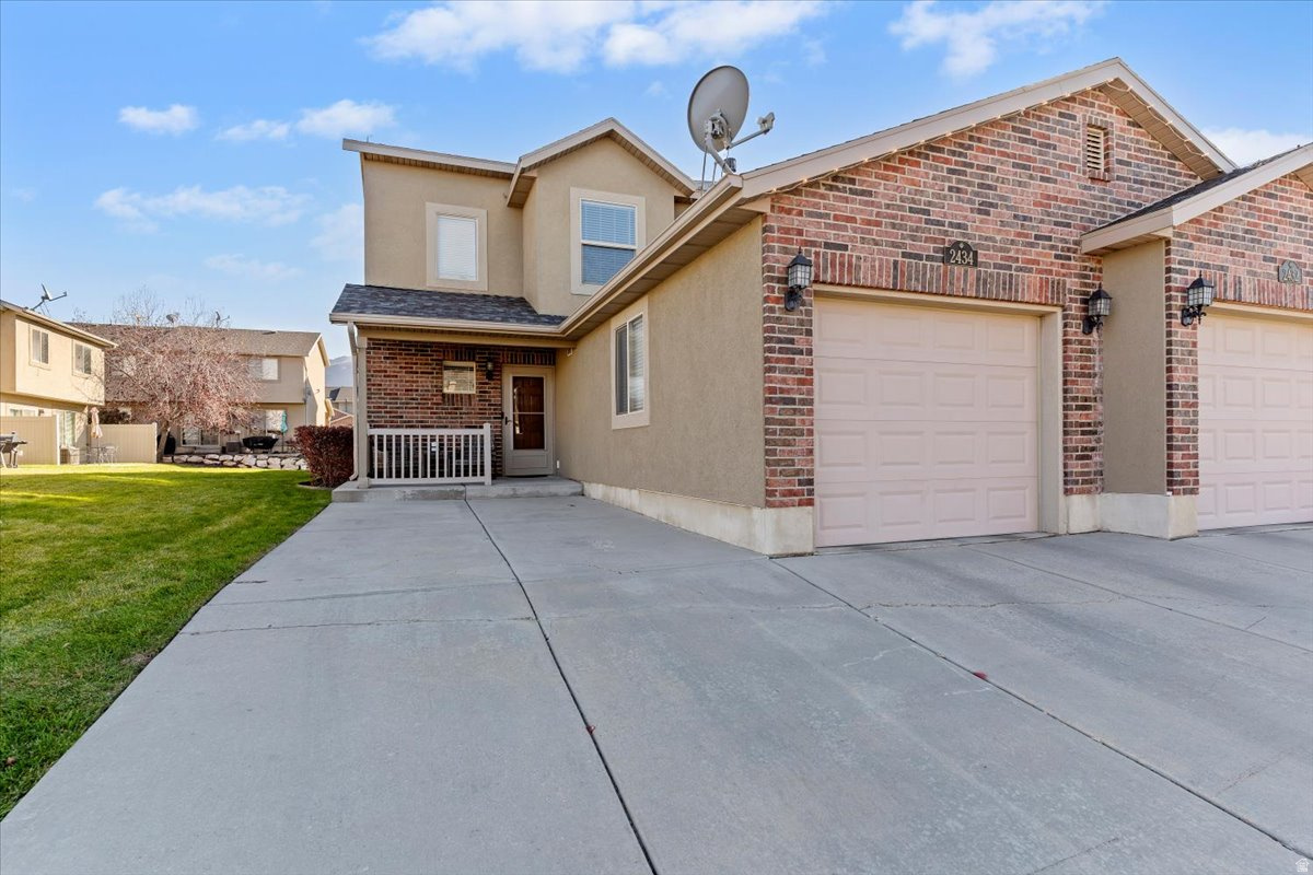 NEW TOWNE SQUARE - Residential