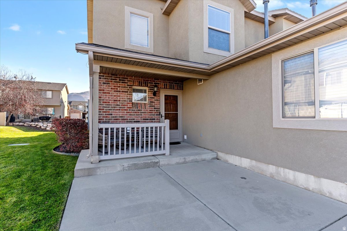 NEW TOWNE SQUARE - Residential