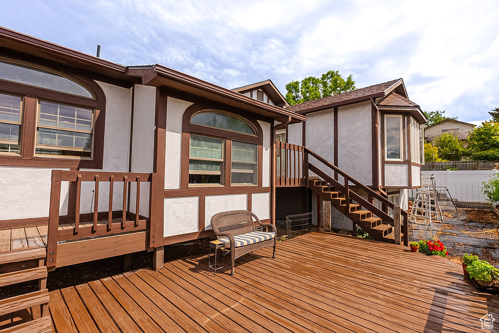 CRESVIEW PARK - Residential