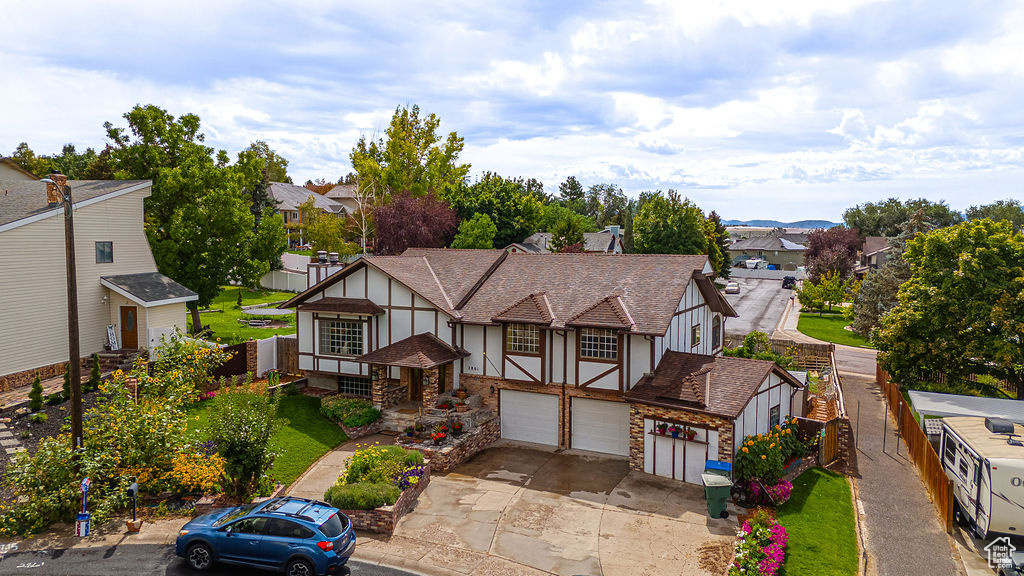 CRESVIEW PARK - Residential