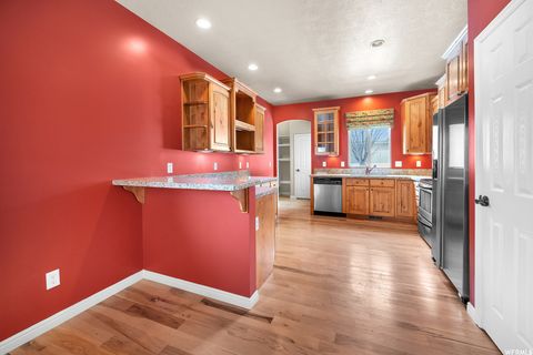Tiny photo for 5183 W SWIFT WATER WAY, West Jordan, UT 84081 (MLS # 2123016)