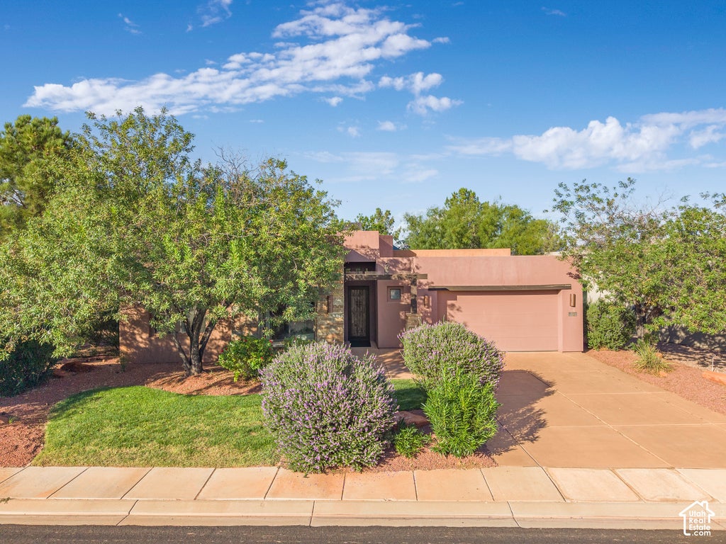 Photo of 4950 W BOULDER VW, Hurricane, UT 84737 (MLS # 2191039)