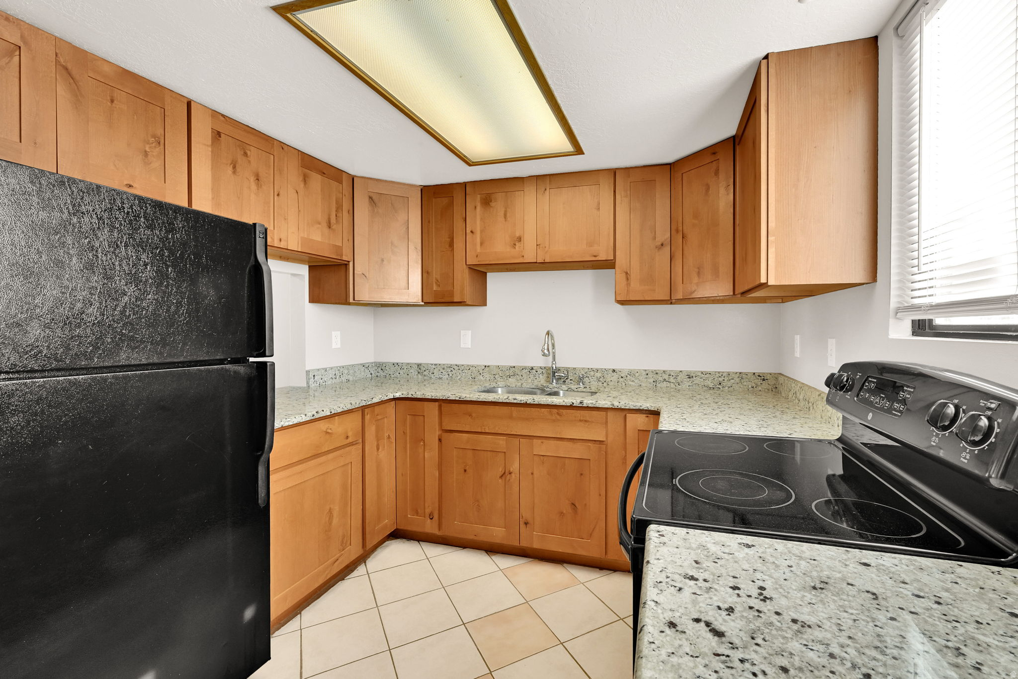 REDWOOD VILL - Residential