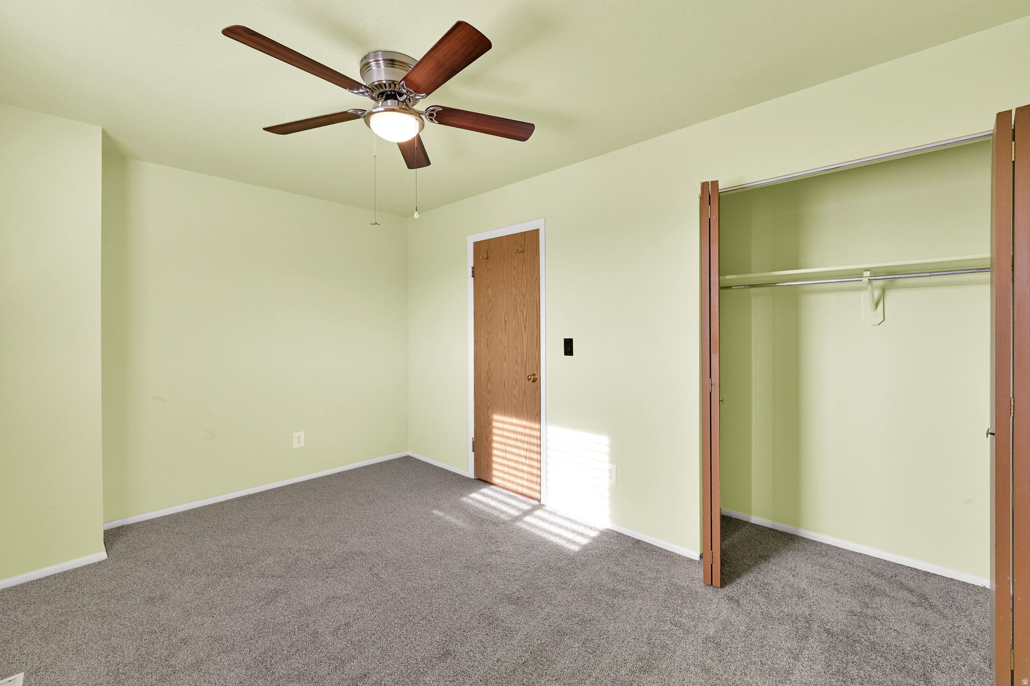 REDWOOD VILL - Residential