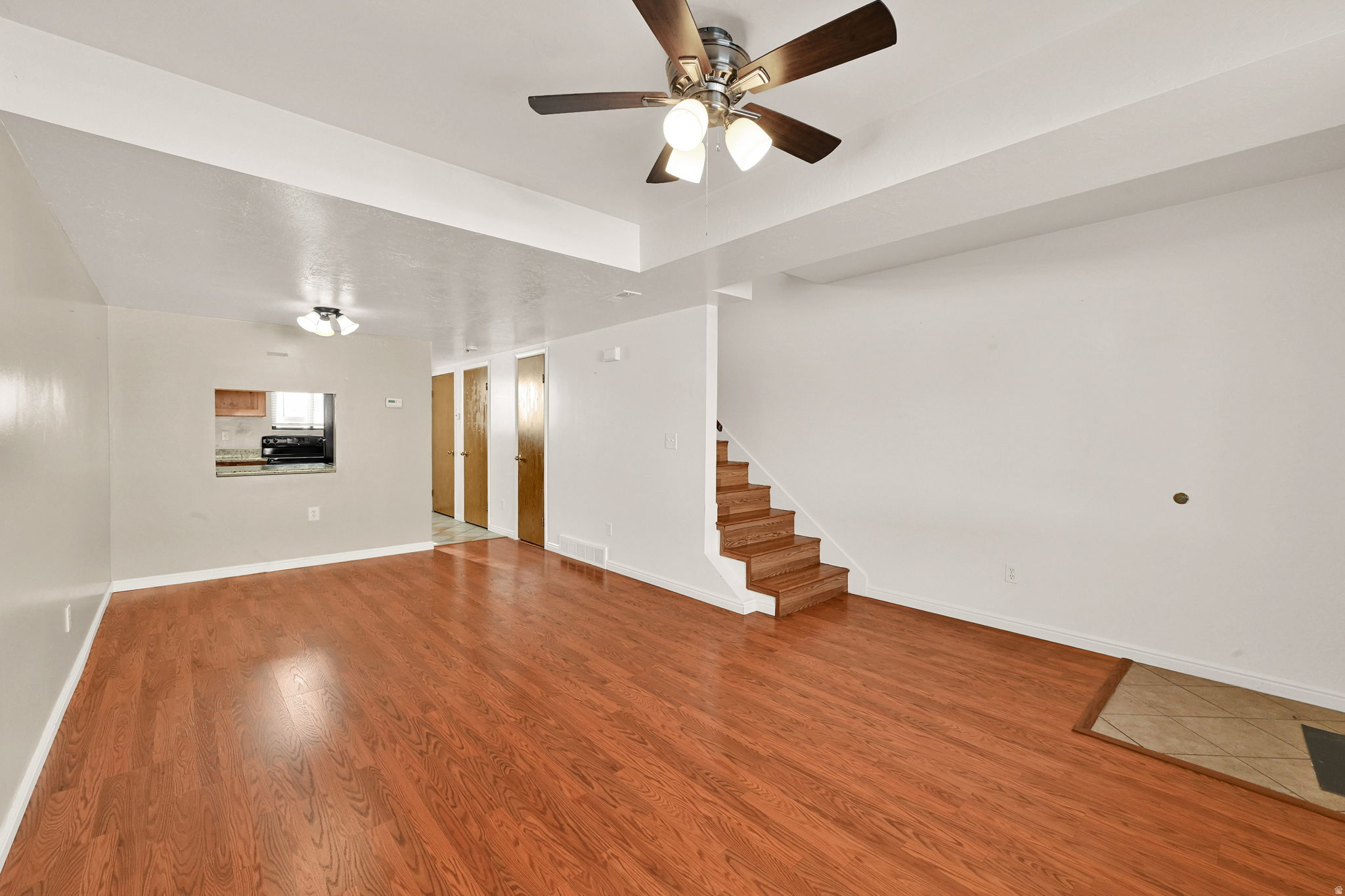 REDWOOD VILL - Residential