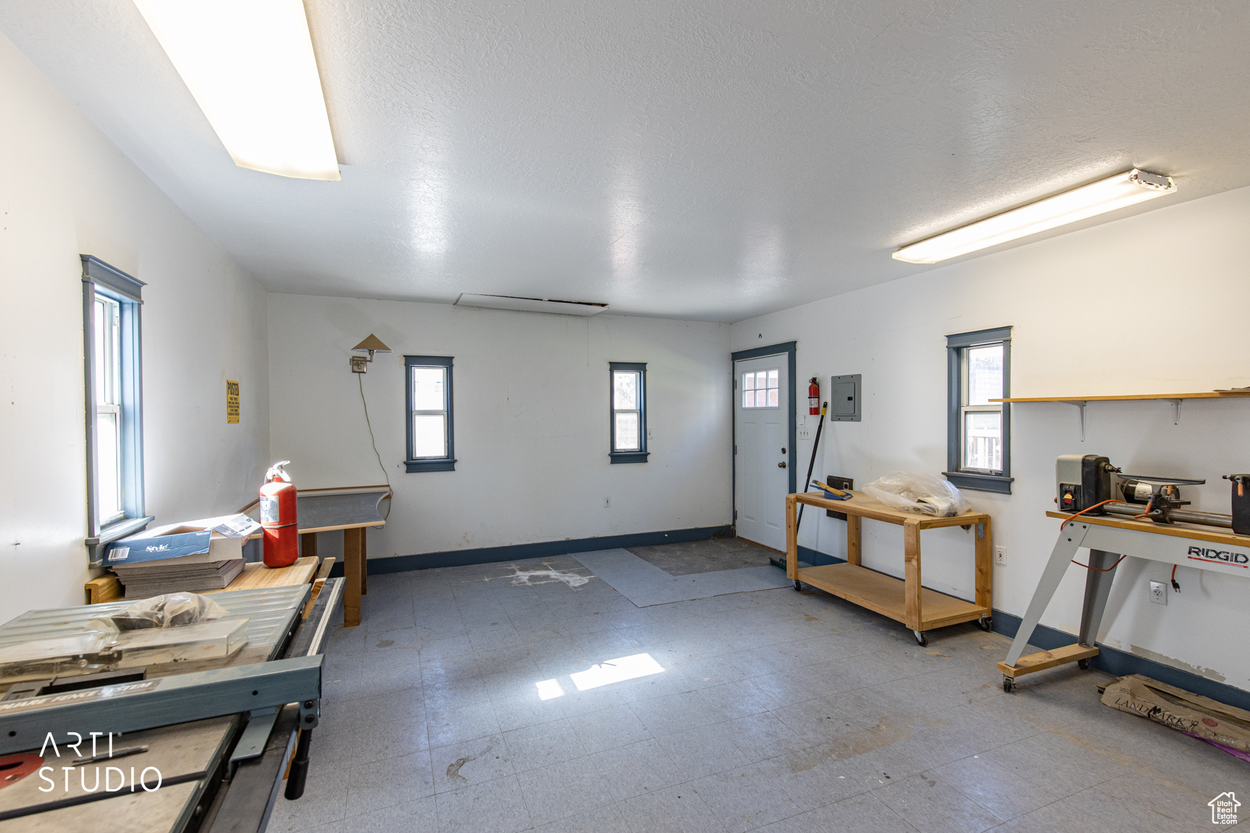 MARILYN ACRES - Residential