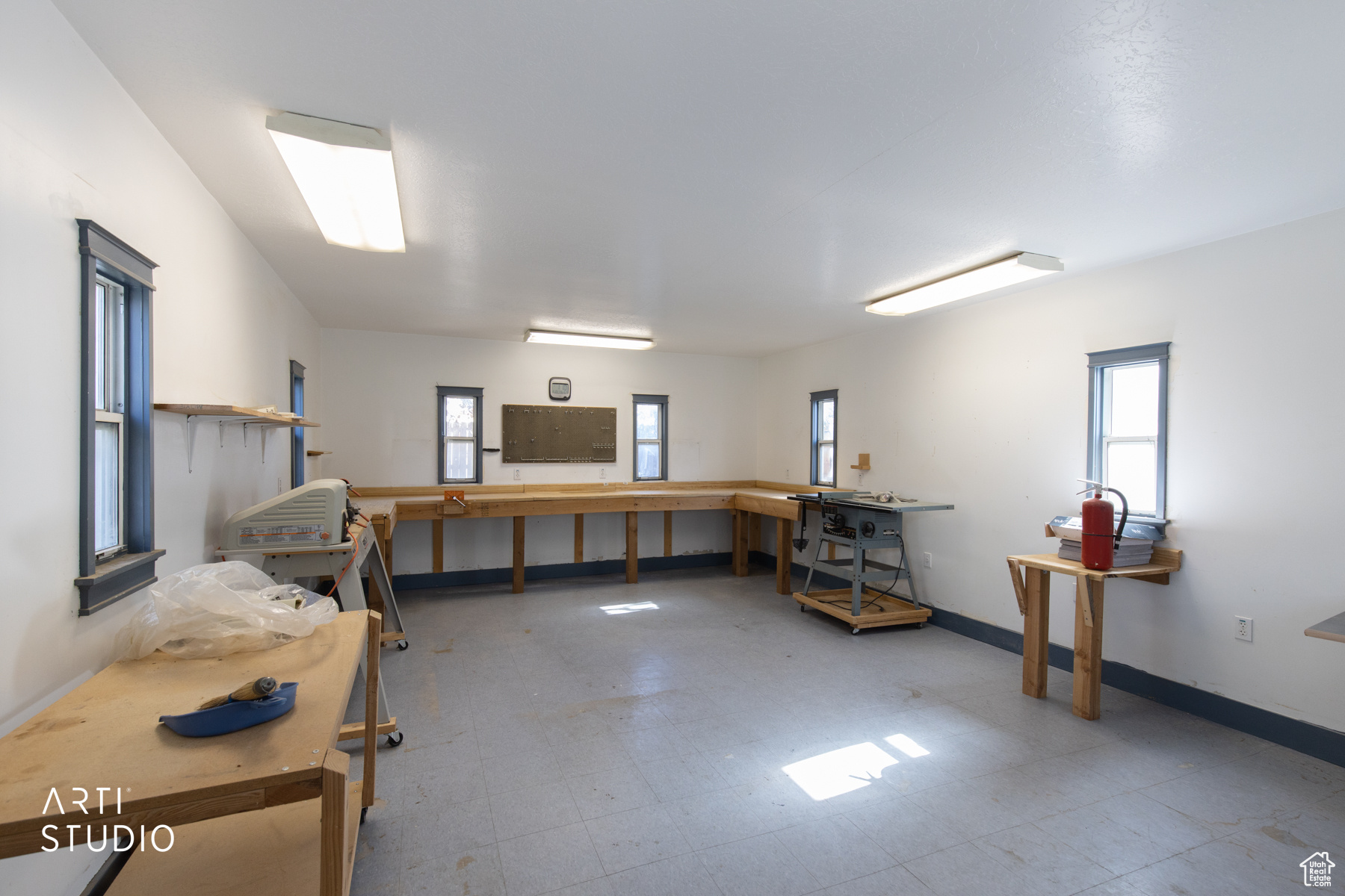 MARILYN ACRES - Residential