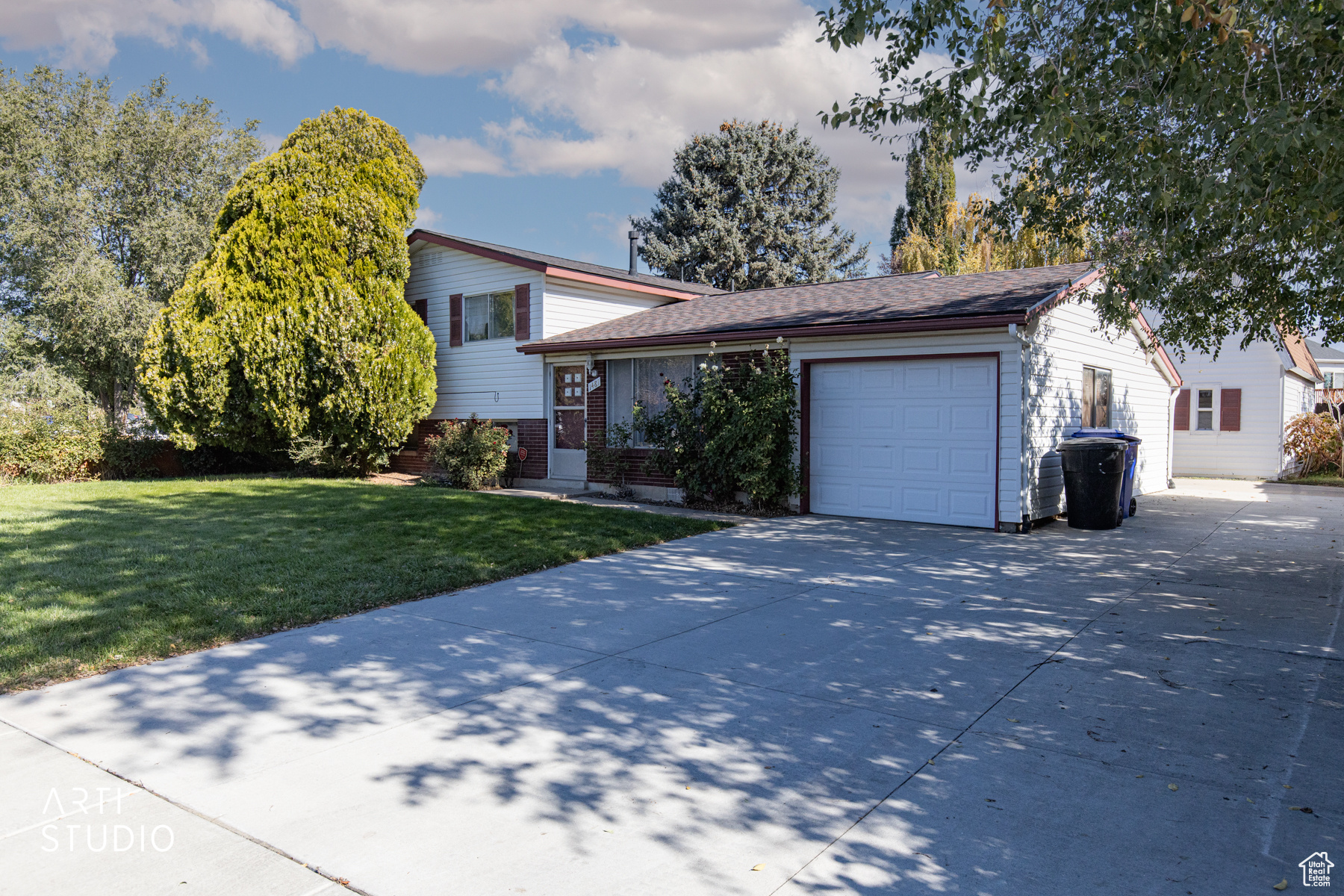 MARILYN ACRES - Residential