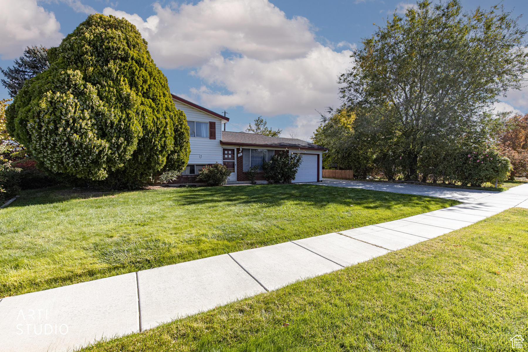 MARILYN ACRES - Residential