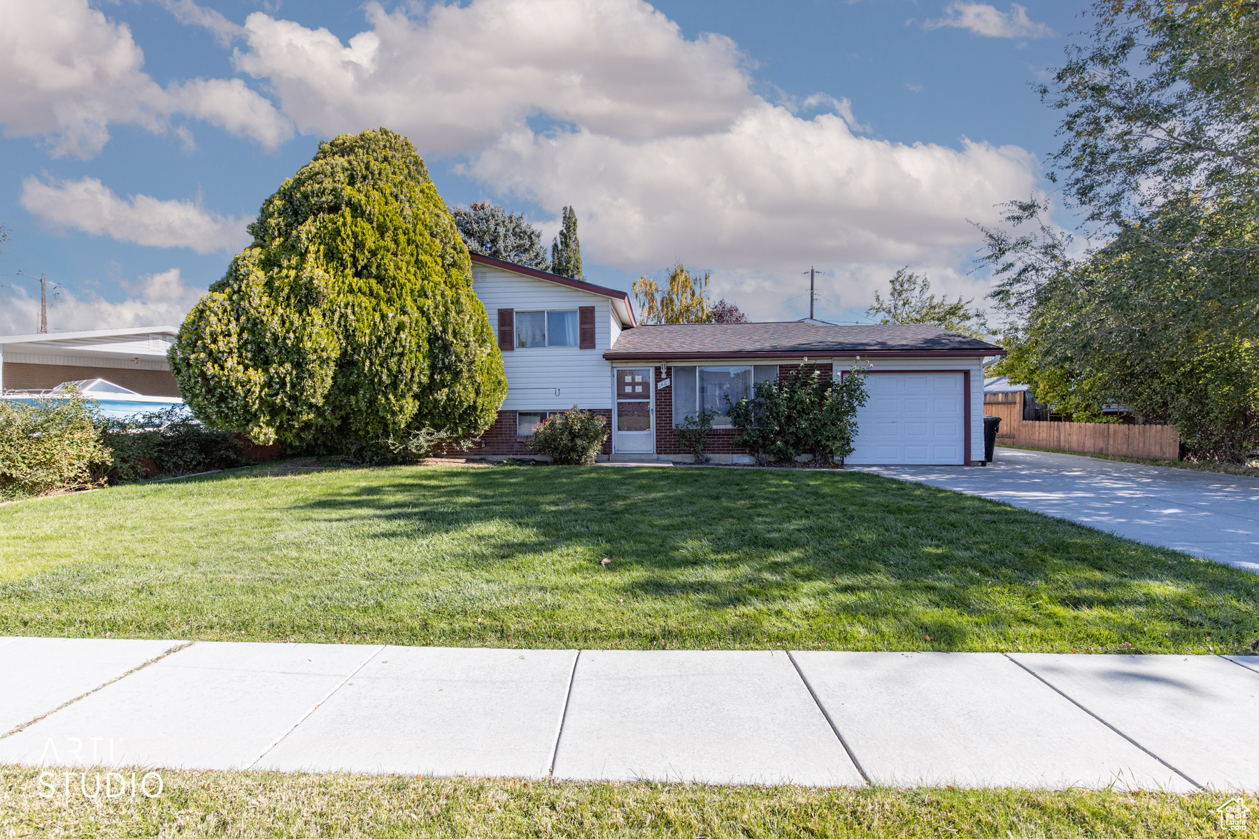 MARILYN ACRES - Residential