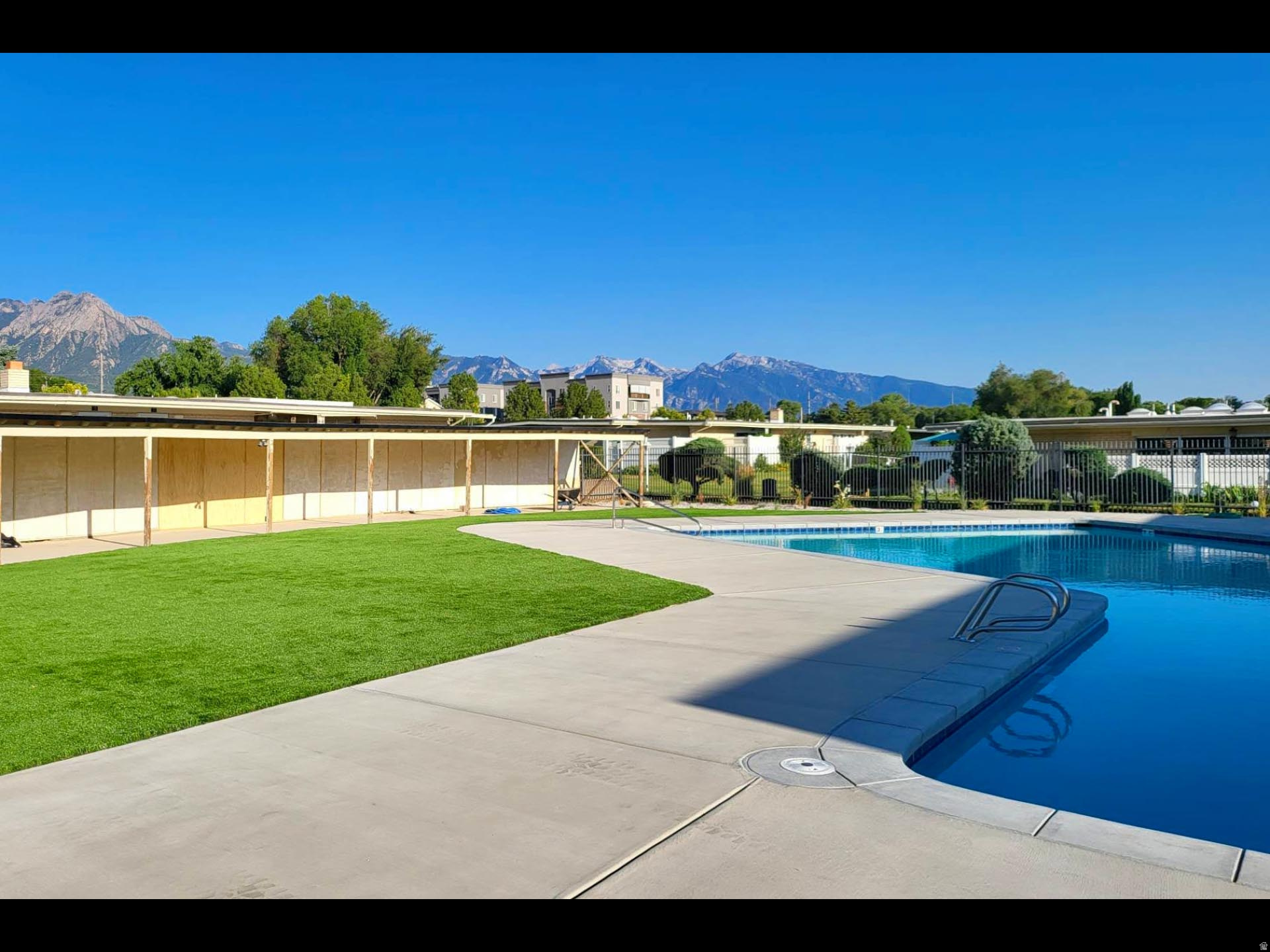 CAPRI PARK - Residential