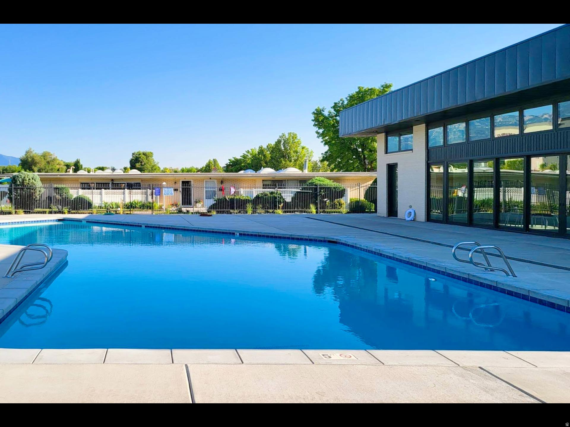 CAPRI PARK - Residential