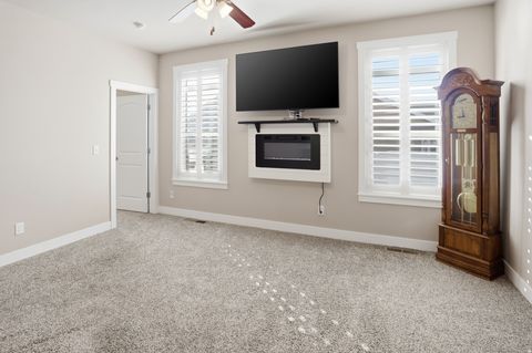 Tiny photo for 278 E LARSEN LN, Harrisville, UT 84404 (MLS # 2147339)