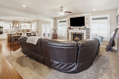 Tiny photo for 278 E LARSEN LN, Harrisville, UT 84404 (MLS # 2147339)