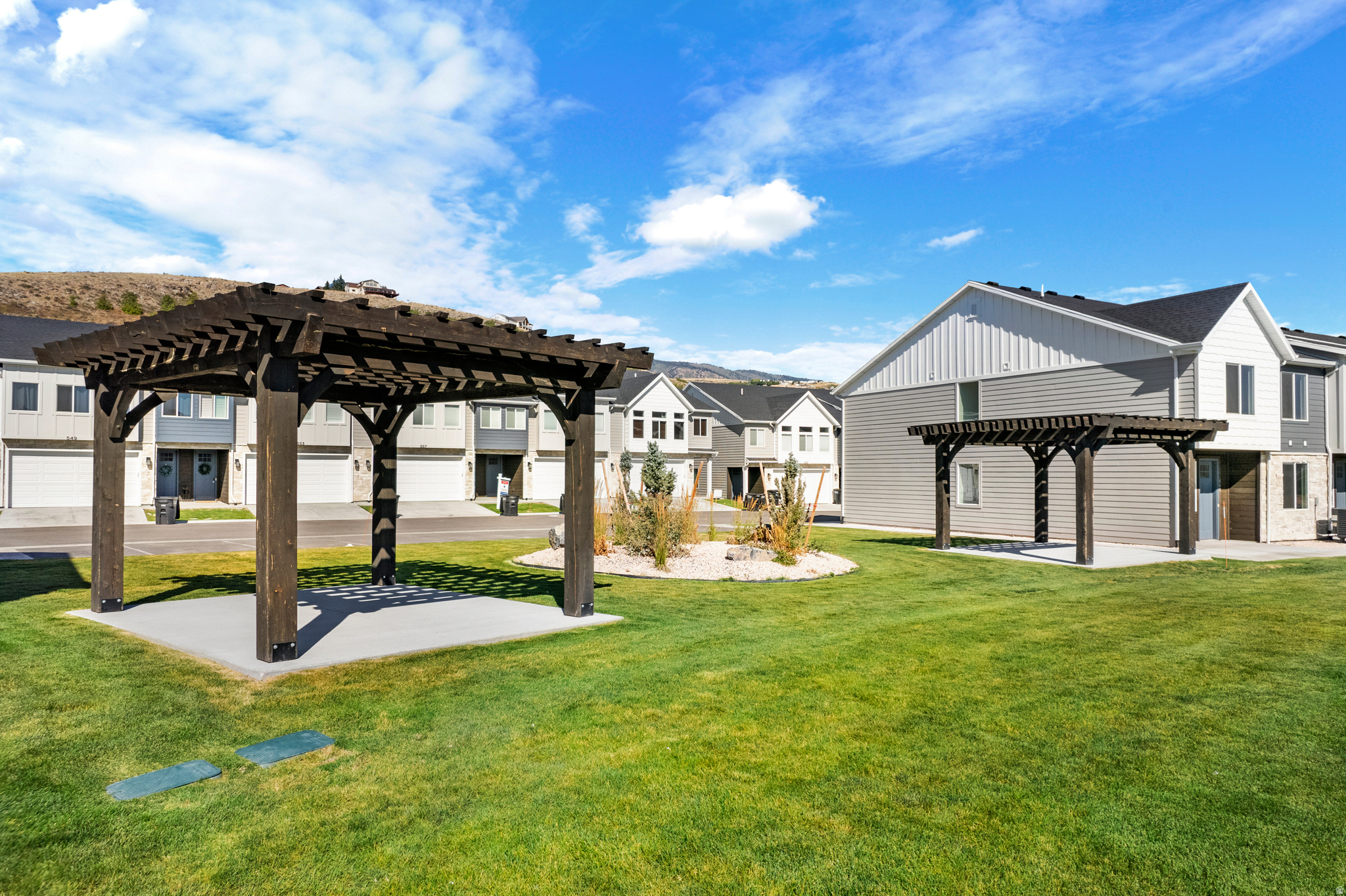 PARADISE PARKWAY - Residential