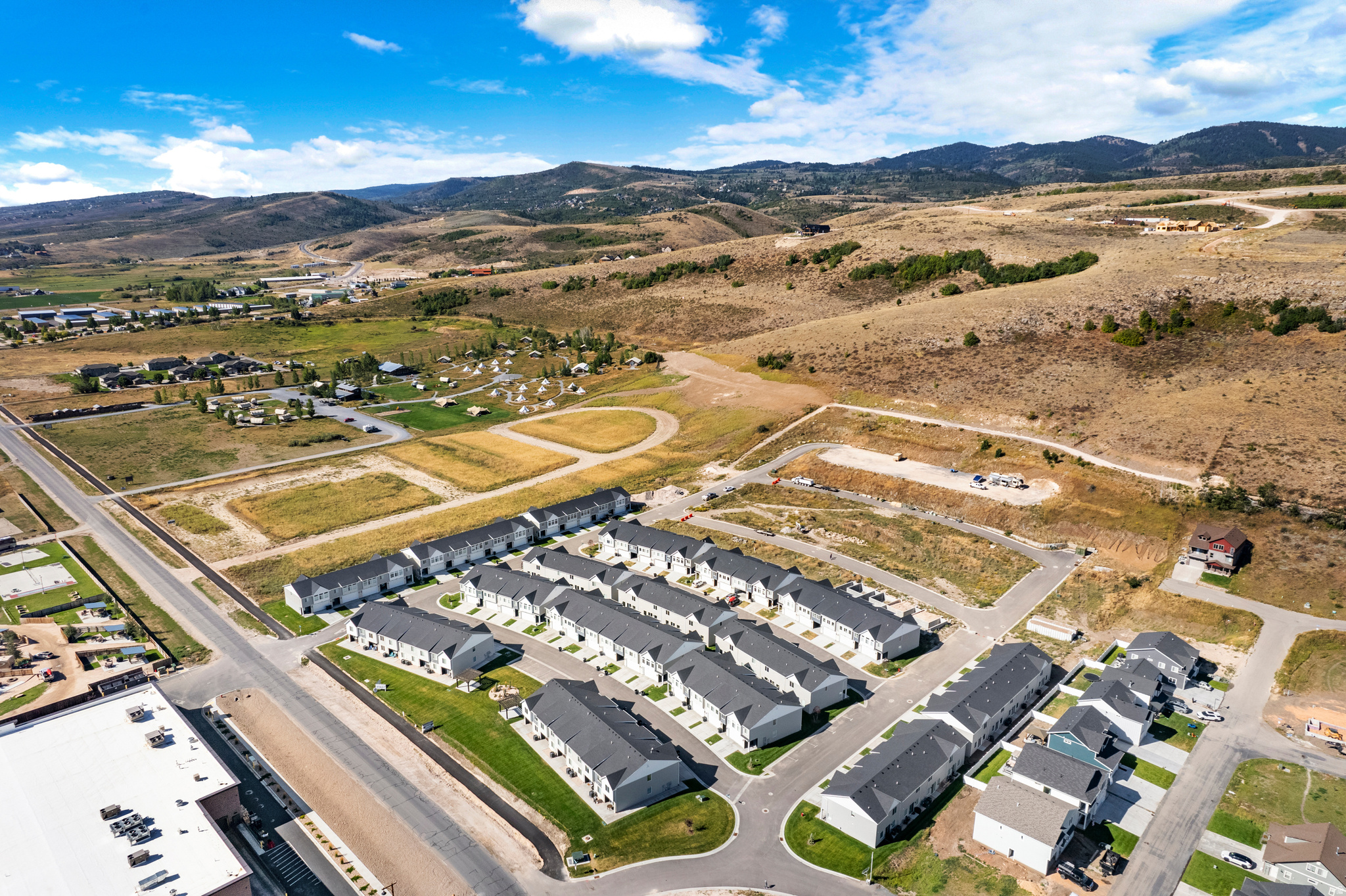 PARADISE PARKWAY - Residential