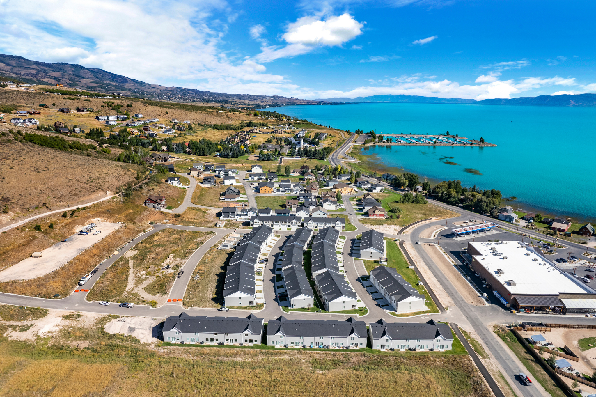 PARADISE PARKWAY - Residential