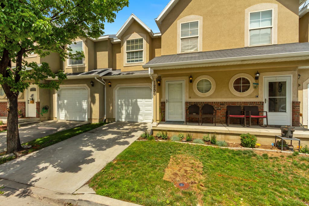 Photo of 1256 W BRIDALWOOD LOOP, Lehi, UT 84043 (MLS # 2172842)