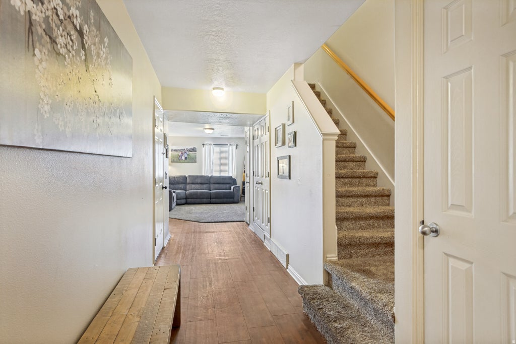 Photo of 1256 W BRIDALWOOD LOOP, Lehi, UT 84043 (MLS # 2172842)