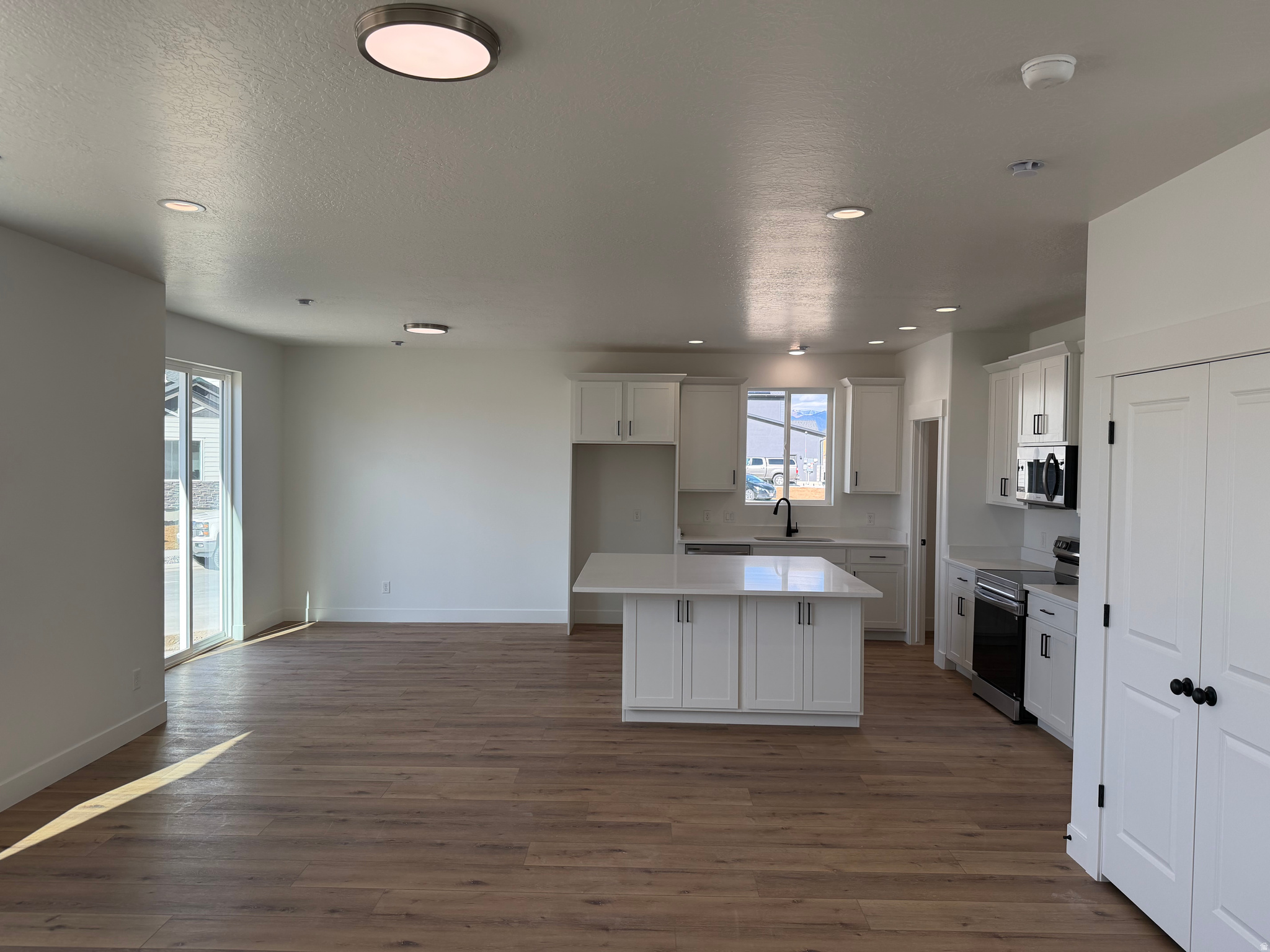 PACIFIC SPRINGS - Residential