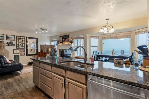 Tiny photo for 41 ACORN DR, North Salt Lake, UT 84054 (MLS # 2139291)