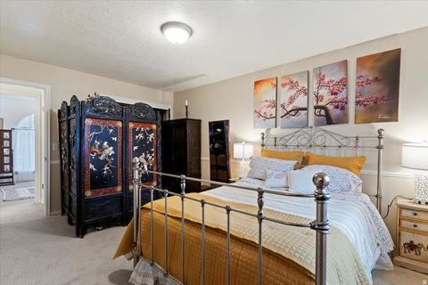 Tiny photo for 41 ACORN DR, North Salt Lake, UT 84054 (MLS # 2139291)