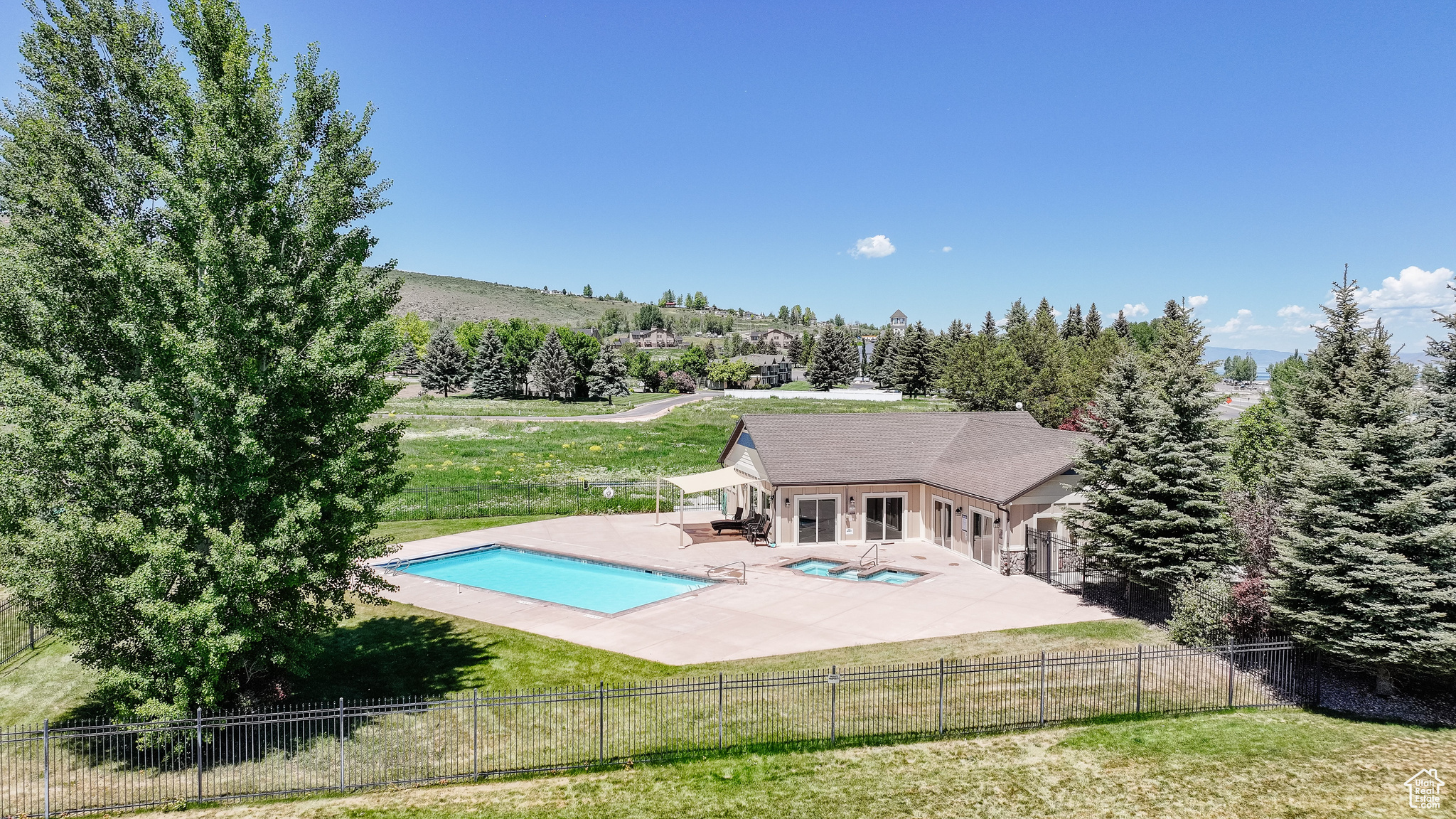 LOCHWOOD - Residential