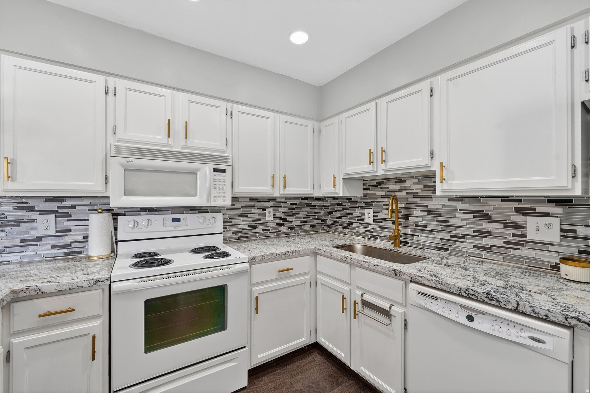 BOUNTIFUL TOWNHOUSE - Residential