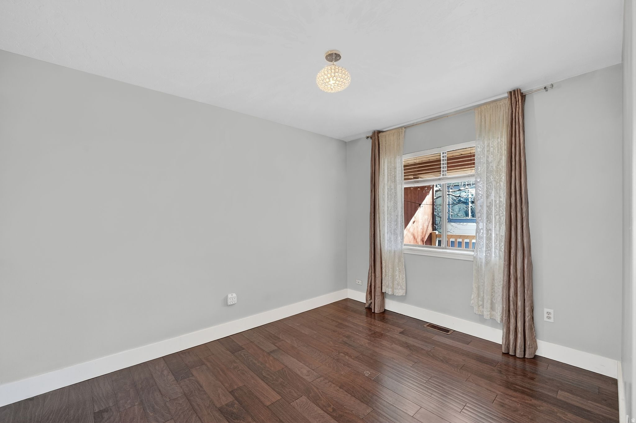 BOUNTIFUL TOWNHOUSE - Residential