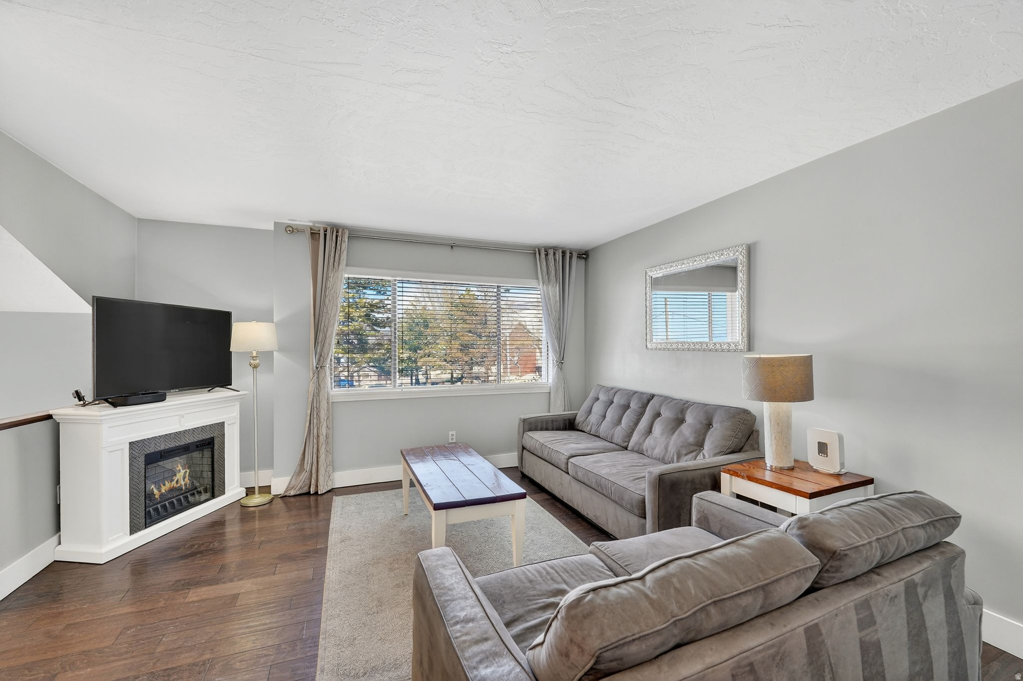 BOUNTIFUL TOWNHOUSE - Residential