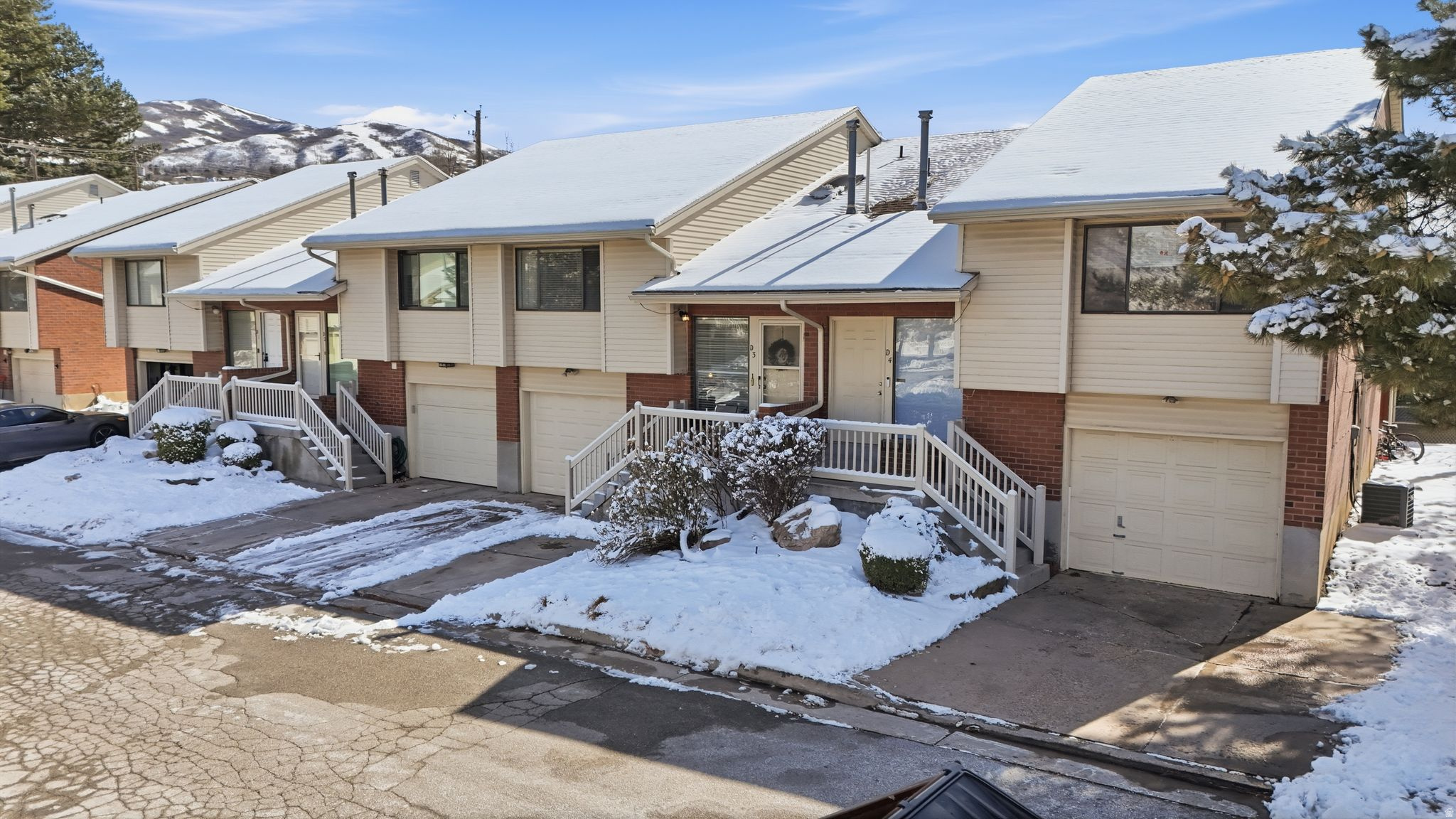 BOUNTIFUL TOWNHOUSE - Residential