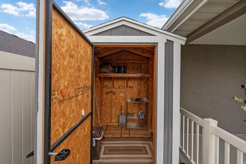 Tiny photo for 2196 E VALLEY VIEW CT N, Layton, UT 84040 (MLS # 2173017)
