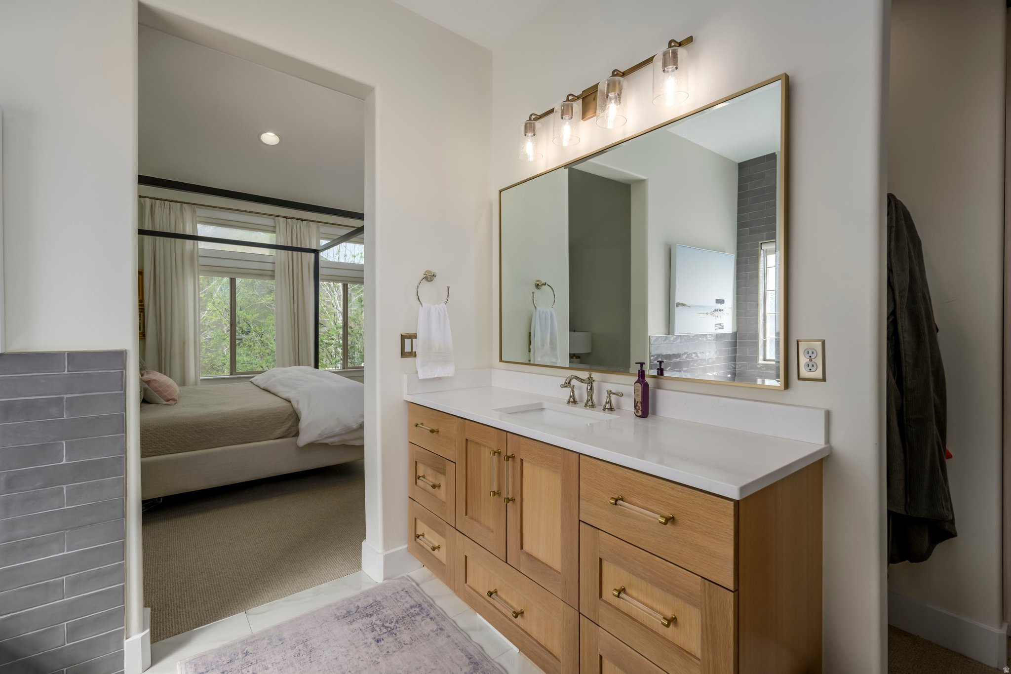 BELLEVUE - Residential