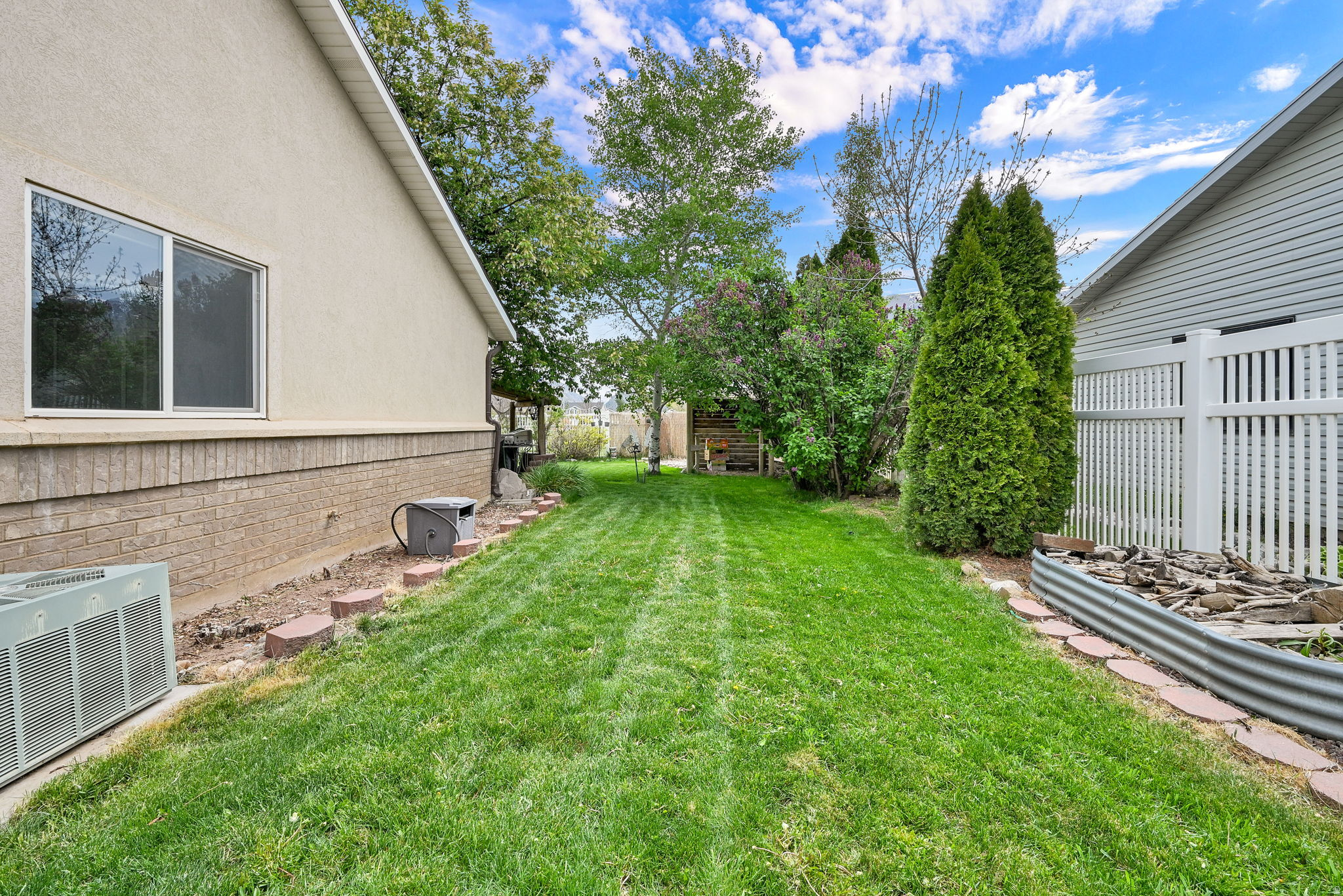 ERICKSON MEADOWS - Residential